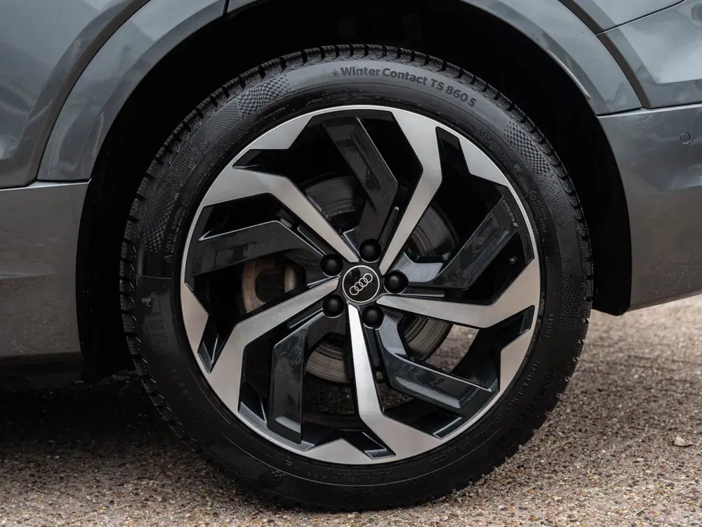 Audi Q8 e-tron 50 Quattro S Edition 95 kWh uit 2023, foto 13