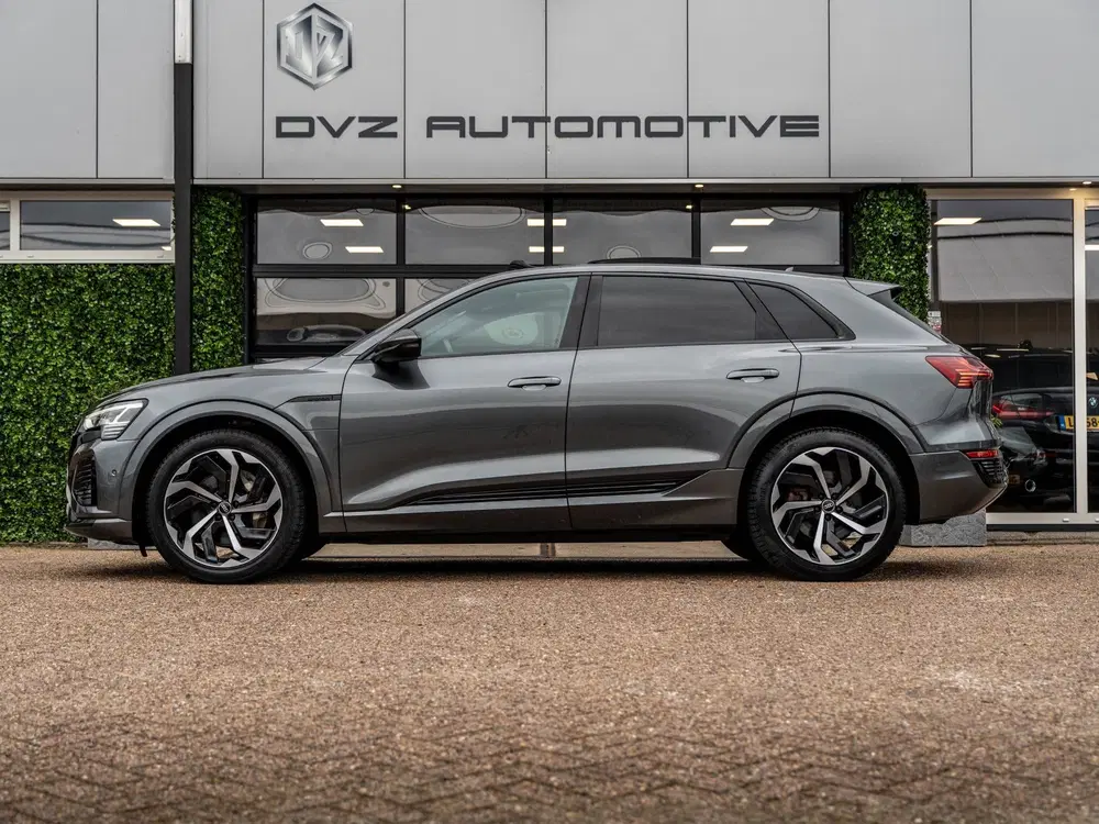 Audi Q8 e-tron 50 Quattro S Edition 95 kWh uit 2023, foto 8