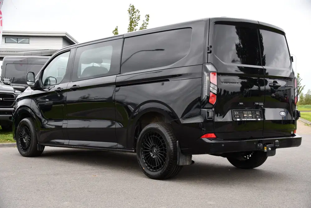 Ford Transit Custom 300 2.0 TDCI L2H1 Limited Black Edition uit 2024, foto 3