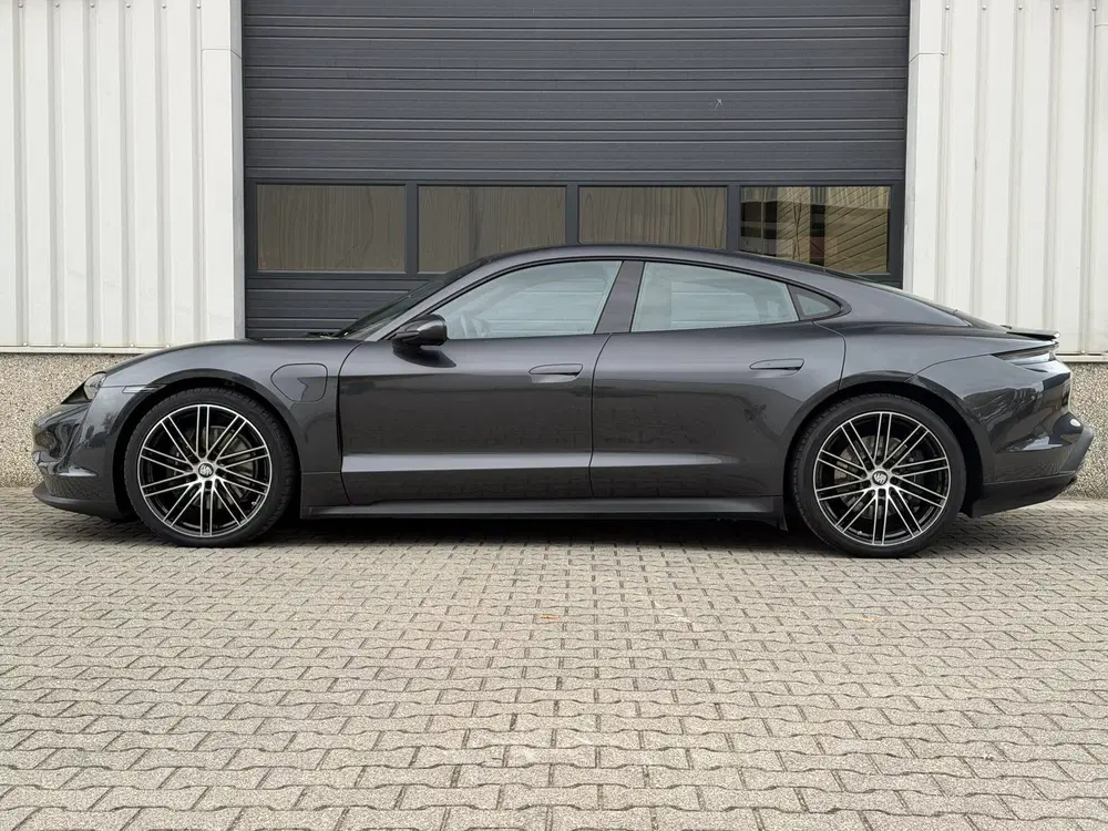 Porsche Taycan 79 kWh uit 2022, foto 2