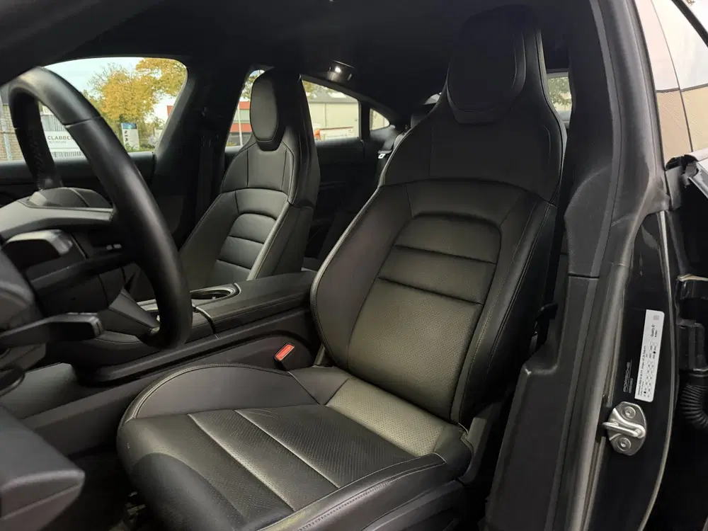 Porsche Taycan 79 kWh uit 2022, foto 5