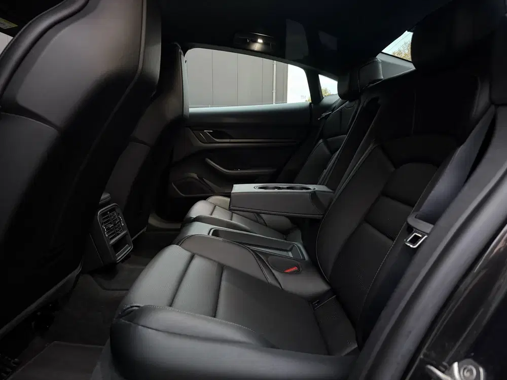 Porsche Taycan 79 kWh uit 2022, foto 7