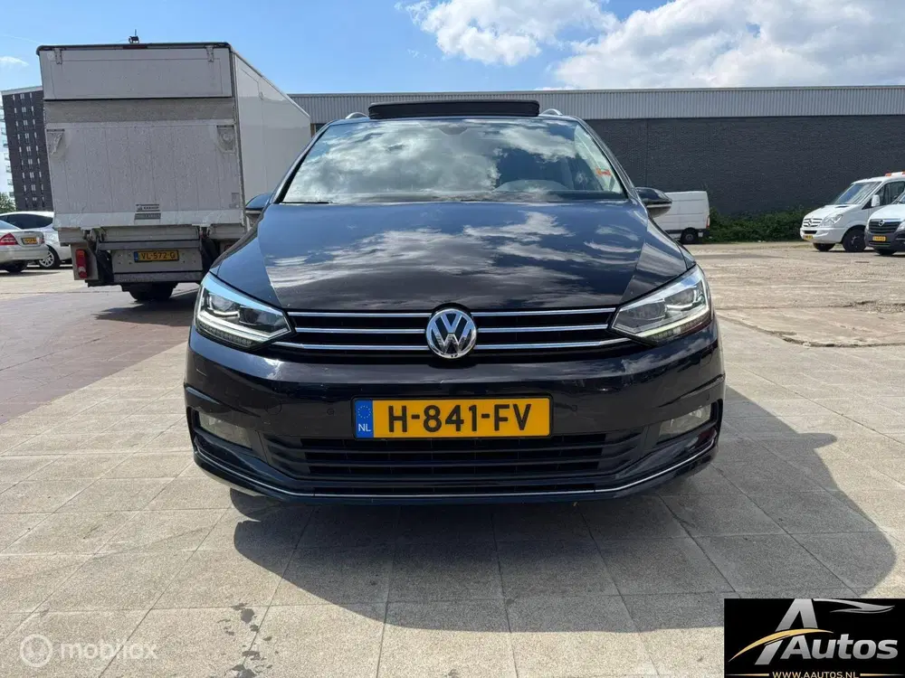 Volkswagen Touran 1.5 TSI Highline 7p uit 2019, foto 2