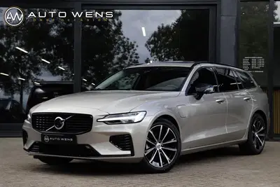 Volvo V60 T6 AWD Plus Dark Panoramadak HeadUp Displa uit 2025
