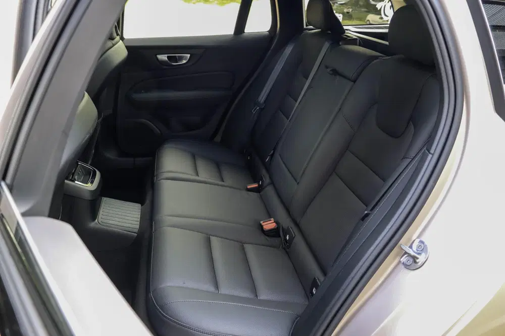 Volvo V60 T6 AWD Plus Dark Panoramadak HeadUp Displa uit 2025, foto 11