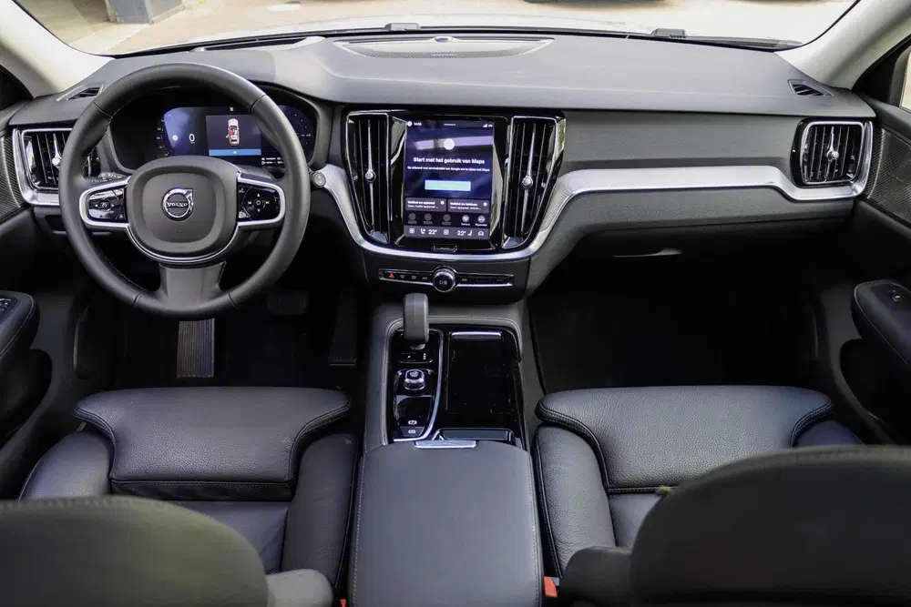 Volvo V60 T6 AWD Plus Dark Panoramadak HeadUp Displa uit 2025, foto 14