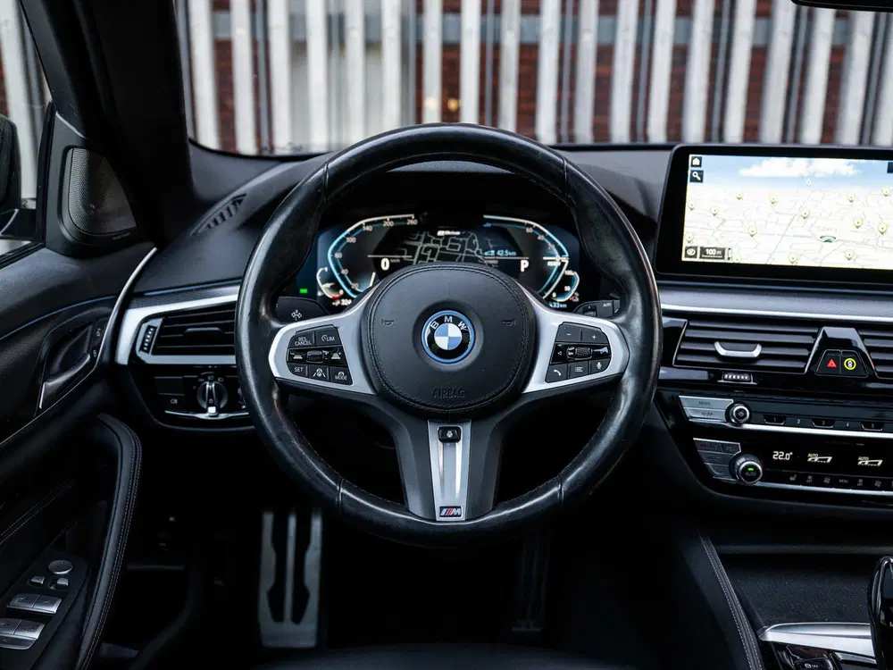 BMW 5-serie 530e High-Exe. M-Sport uit 2023, foto 10