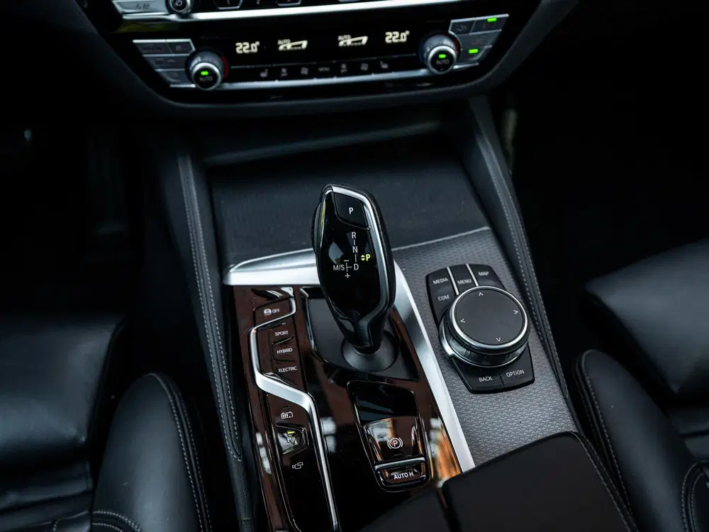 BMW 5-serie 530e High-Exe. M-Sport uit 2023, foto 11