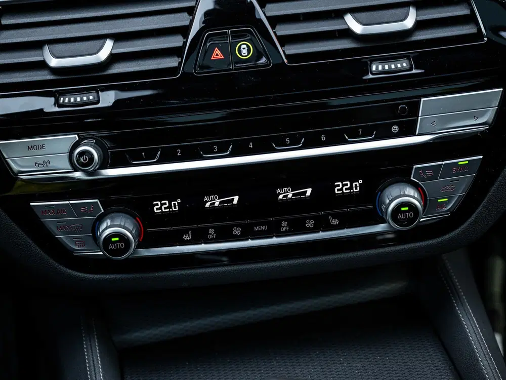 BMW 5-serie 530e High-Exe. M-Sport uit 2023, foto 12