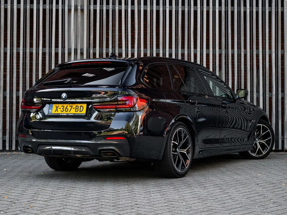 BMW 5-serie 530e High-Exe. M-Sport uit 2023, foto 2