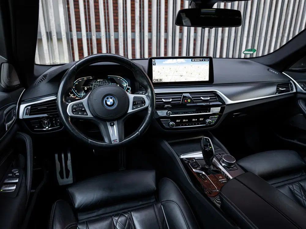 BMW 5-serie 530e High-Exe. M-Sport uit 2023, foto 7
