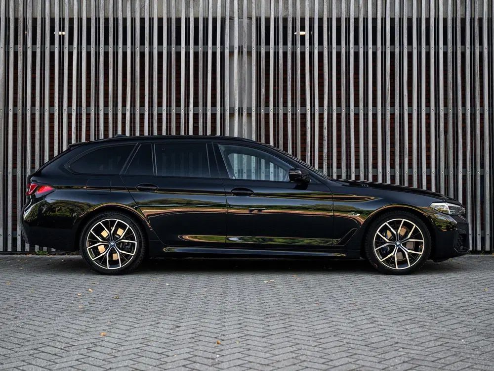BMW 5-serie 530e High-Exe. M-Sport uit 2023, foto 8
