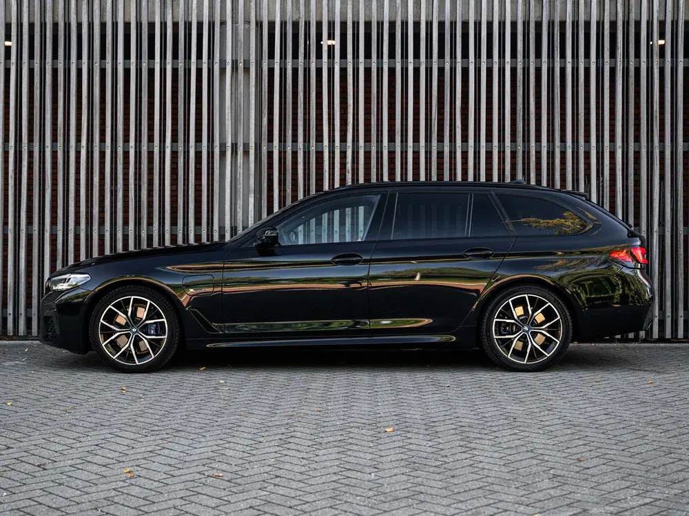 BMW 5-serie 530e High-Exe. M-Sport uit 2023, foto 9