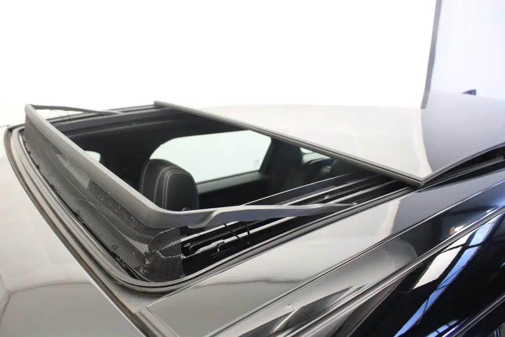 Land Rover Range Rover Velar 2.0 P250 Turbo AWD HSE uit 2019, foto 2