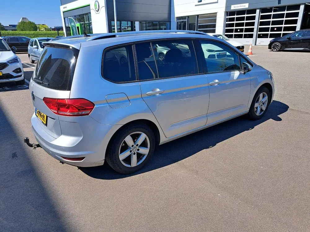 Volkswagen Touran 1.5 TSI Comfortline Business 7 PERSOONS NI uit 2019, foto 2