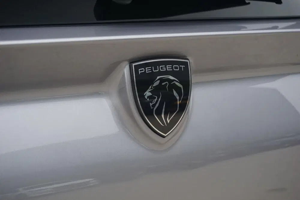 Peugeot 308 1.2 Hybrid 136 e-DCS6 Allure uit 2024, foto 11