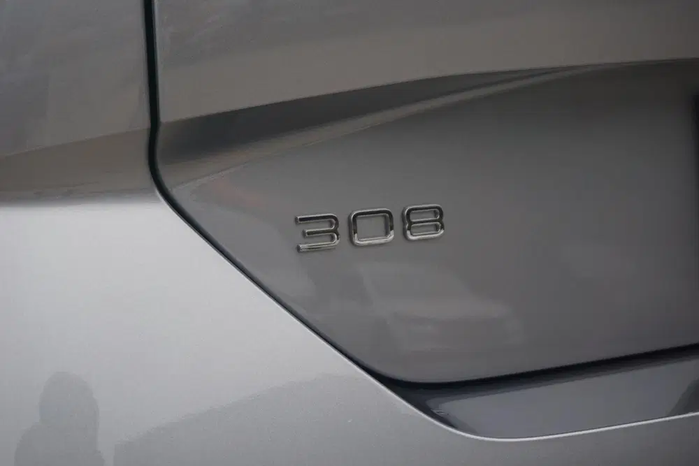 Peugeot 308 1.2 Hybrid 136 e-DCS6 Allure uit 2024, foto 12