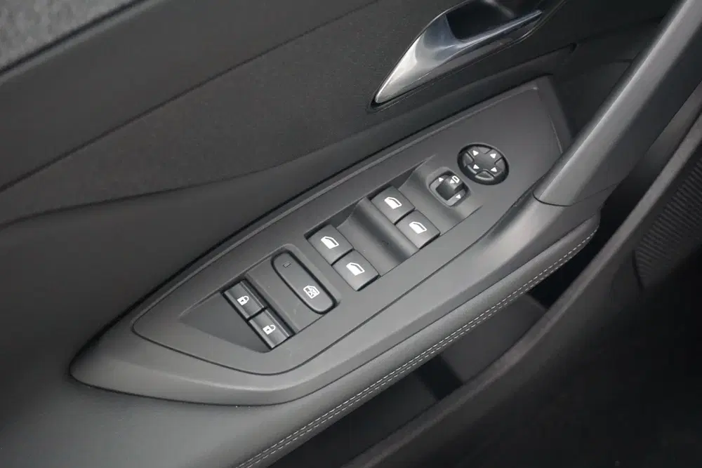 Peugeot 308 1.2 Hybrid 136 e-DCS6 Allure uit 2024, foto 14