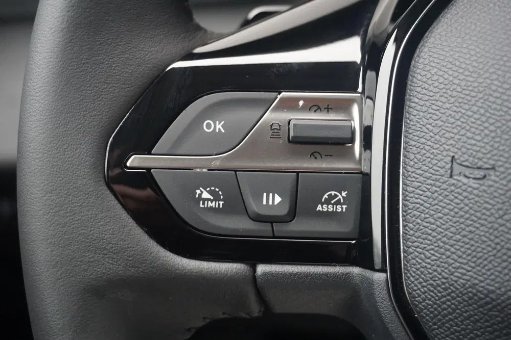Peugeot 308 1.2 Hybrid 136 e-DCS6 Allure uit 2024, foto 15