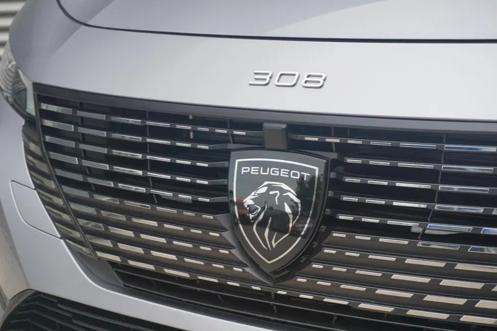 Peugeot 308 1.2 Hybrid 136 e-DCS6 Allure uit 2024, foto 7