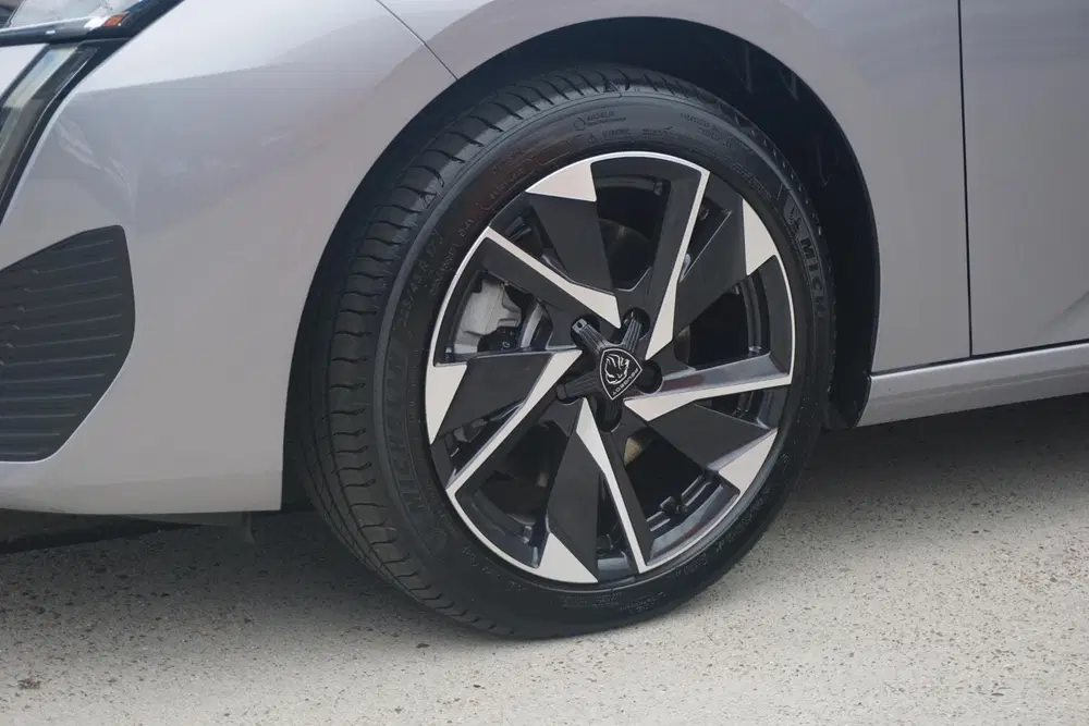 Peugeot 308 1.2 Hybrid 136 e-DCS6 Allure uit 2024, foto 8