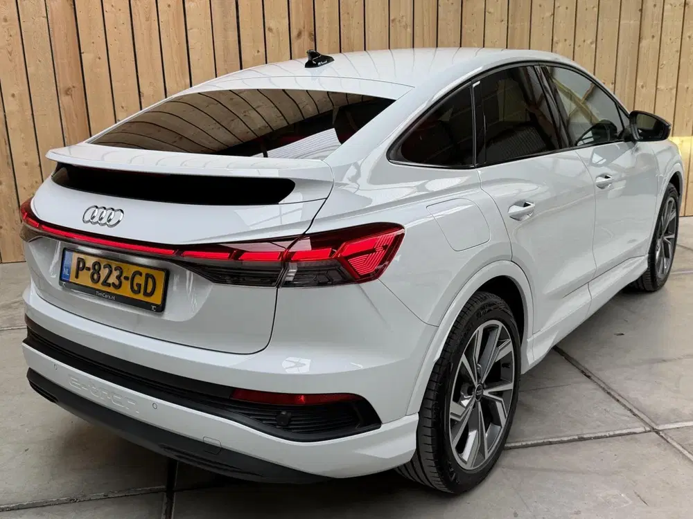 Audi Q4 e-tron 40 Advanced edition 77 kWh SoH 96 uit 2022, foto 2