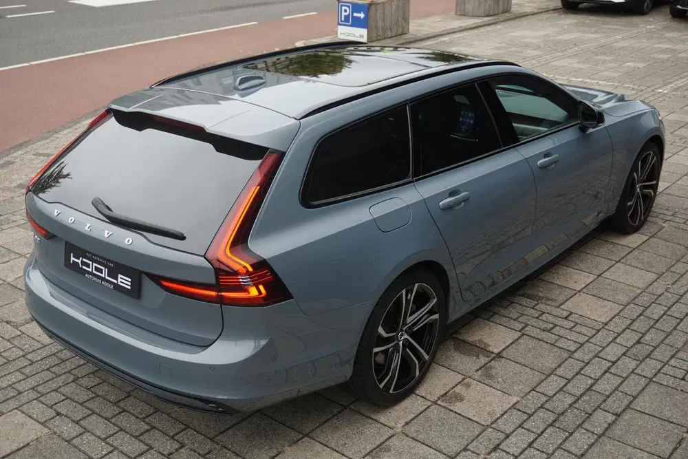 Volvo V90 2.0 T6 AWD R-Design uit 2021, foto 15