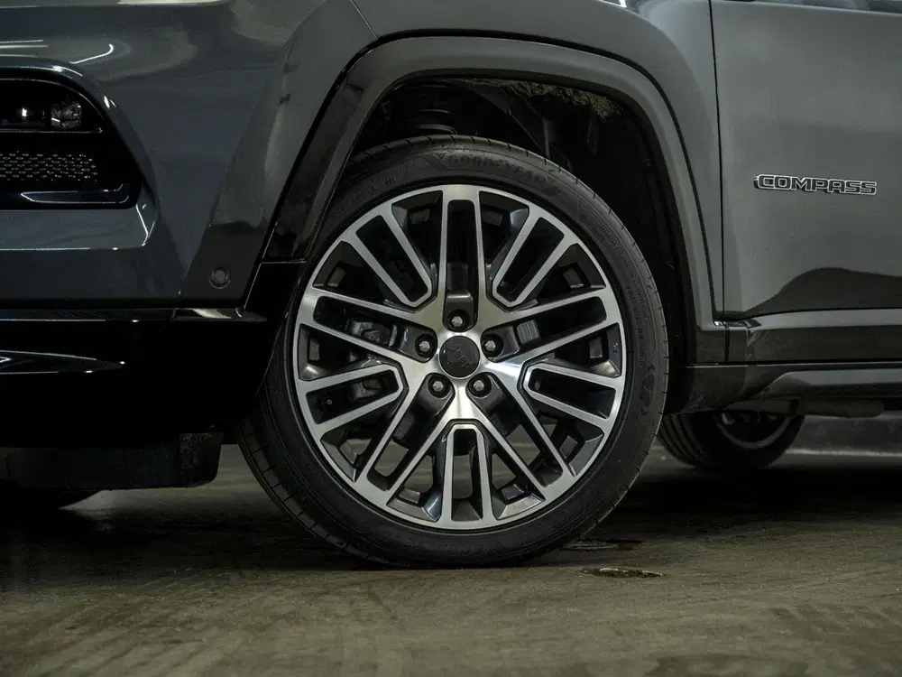 Jeep Compass 1.5T e-Hybrid Night Eagle uit 2025, foto 12