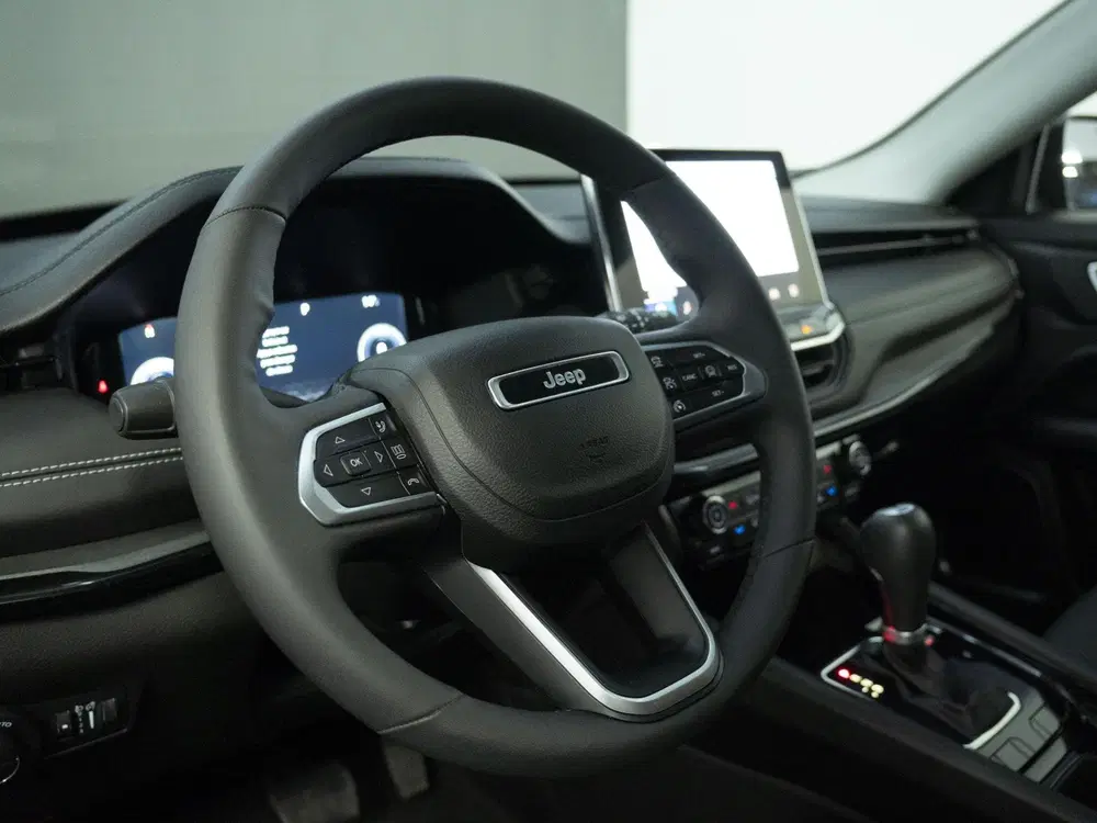 Jeep Compass 1.5T e-Hybrid Night Eagle uit 2025, foto 2