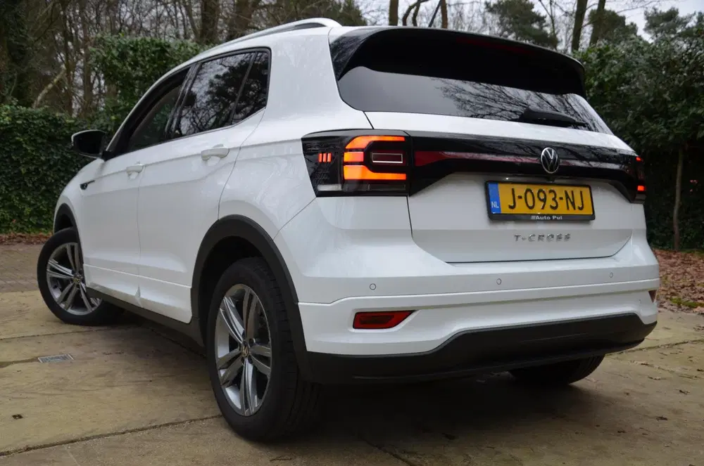 Volkswagen T-Cross 1.0 TSI Style Business R Line Automaat uit 2020, foto 11