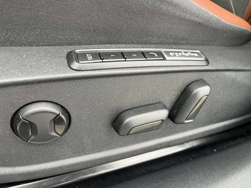 Volkswagen ID.4 204PK 77 kWh PANO+MEMORY+IQ-LED+KEYLESS+21 uit 2022, foto 13