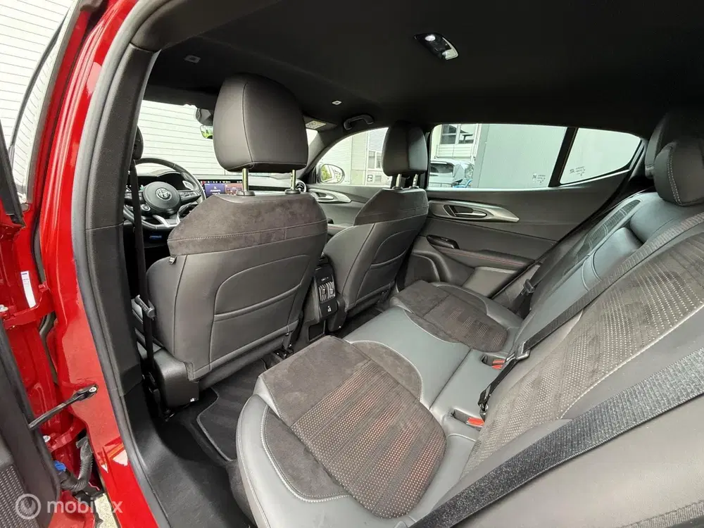 Alfa Romeo Tonale 1.5 T Hybrid Speciale Veloce Carplay uit 2023, foto 13