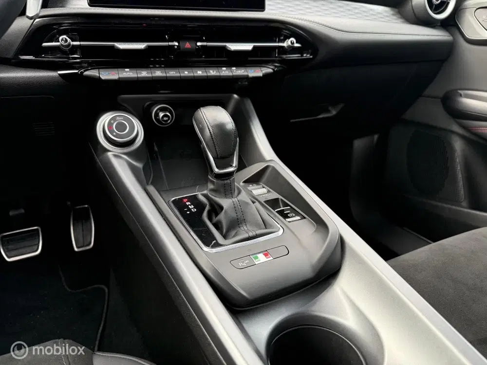 Alfa Romeo Tonale 1.5 T Hybrid Speciale Veloce Carplay uit 2023, foto 14