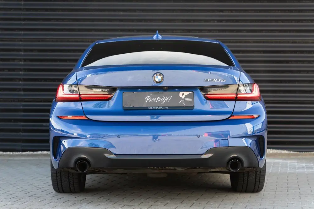BMW 3-serie 330e High Executive M Sport uit 2021, foto 10