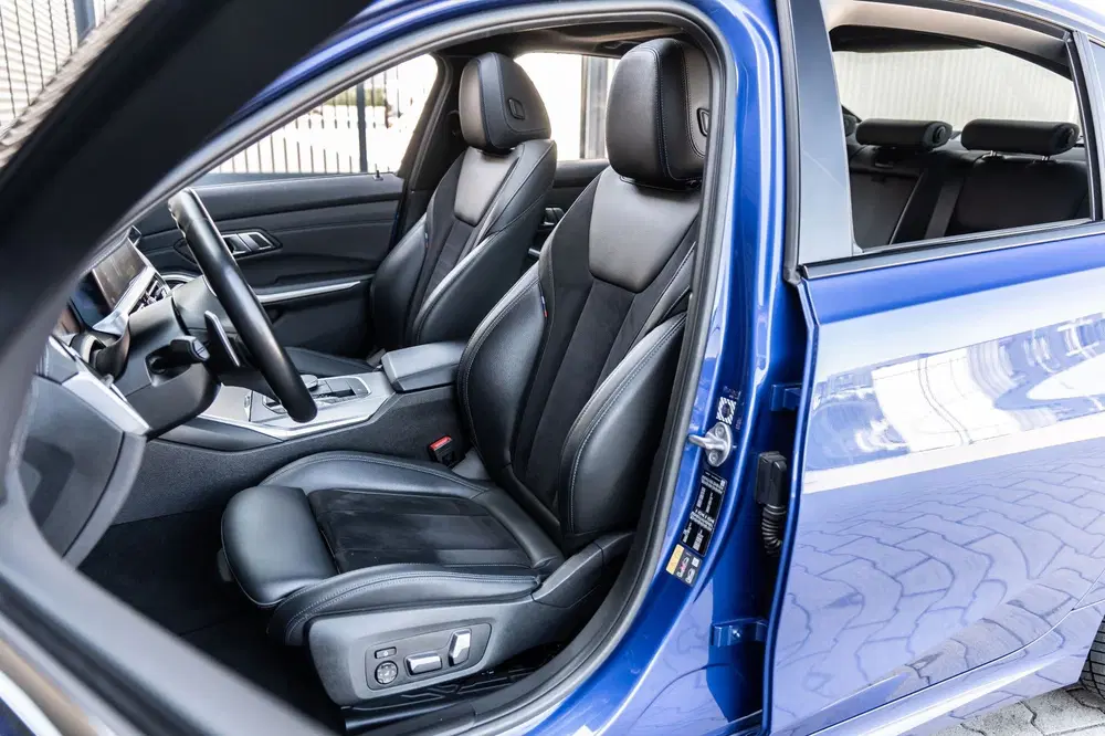 BMW 3-serie 330e High Executive M Sport uit 2021, foto 15
