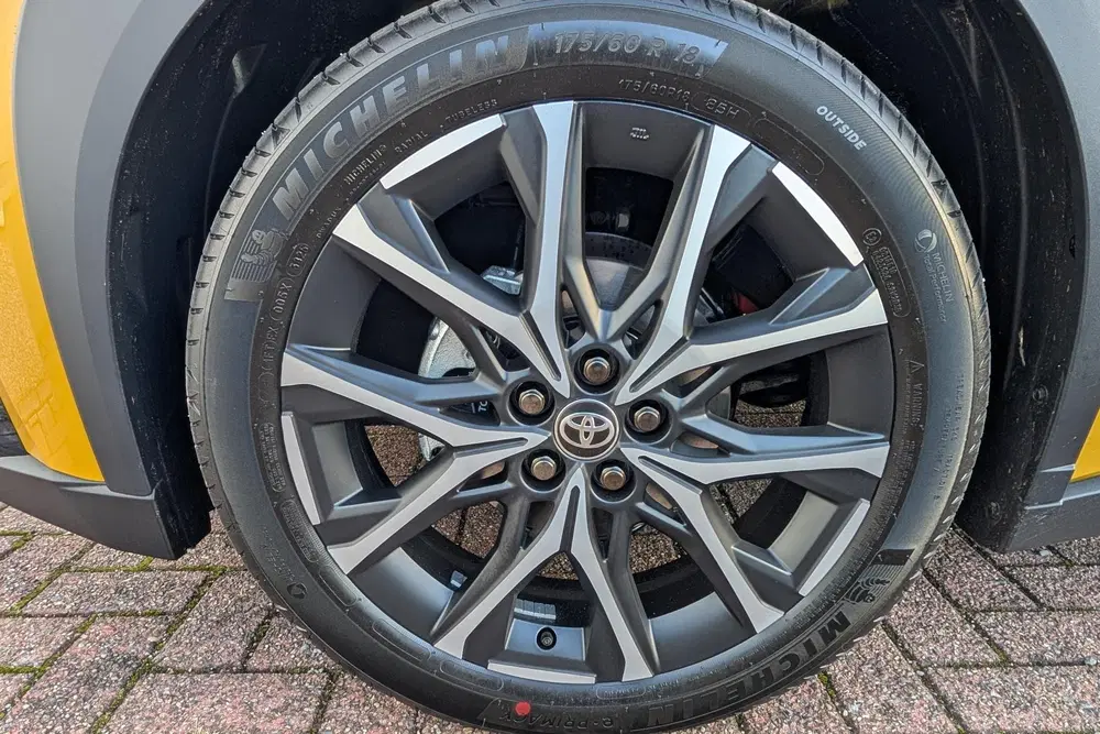 Toyota Aygo X Hybrid 115 GR Sport uit 2025, foto 6