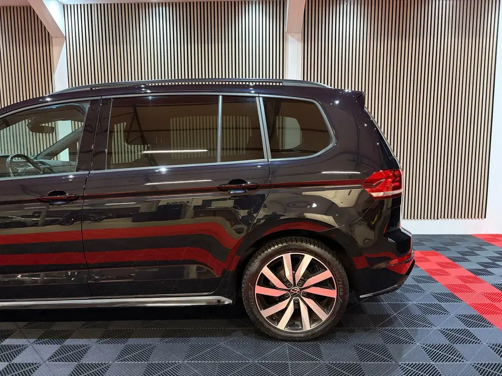 Volkswagen Touran 1.5 TSI Highline Executive R-Line-pakket 7 uit 2022, foto 13