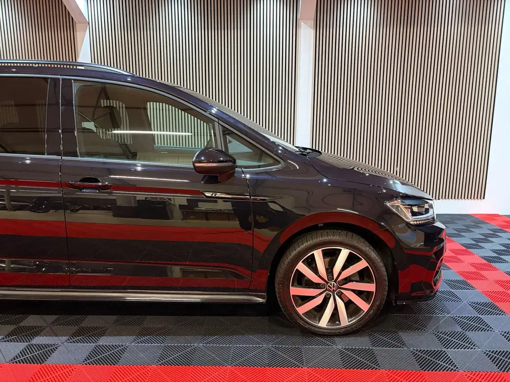 Volkswagen Touran 1.5 TSI Highline Executive R-Line-pakket 7 uit 2022, foto 3