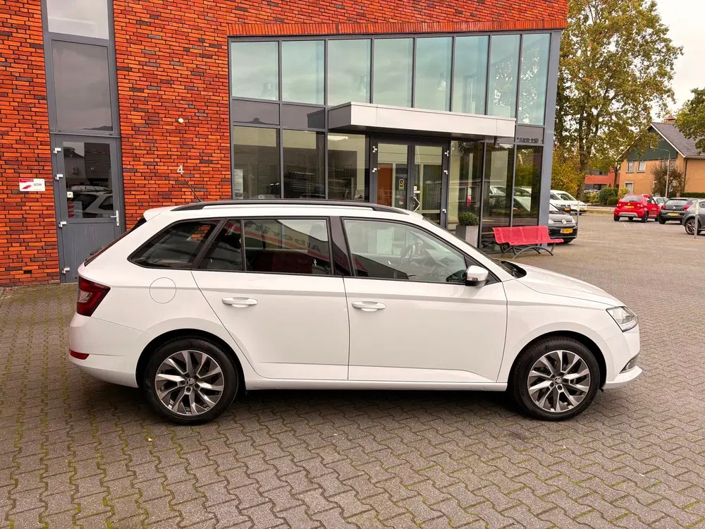 Skoda Fabia 1.0 TSI Business Edition uit 2022, foto 3