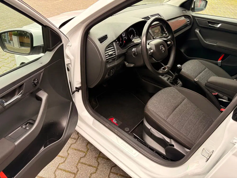 Skoda Fabia 1.0 TSI Business Edition uit 2022, foto 5