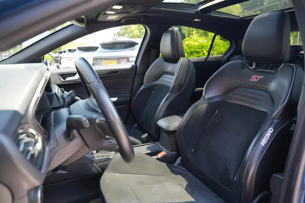 Ford Focus 2.3 EcoBoost ST-X Panorama dak 280PK uit 2020, foto 4