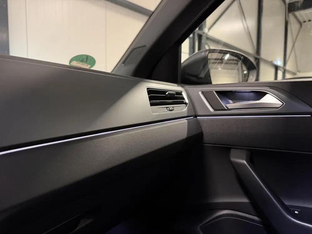 Volkswagen Taigo 1.0 TSI R-Line Pano Virtual Sfeer Camera uit 2022, foto 15