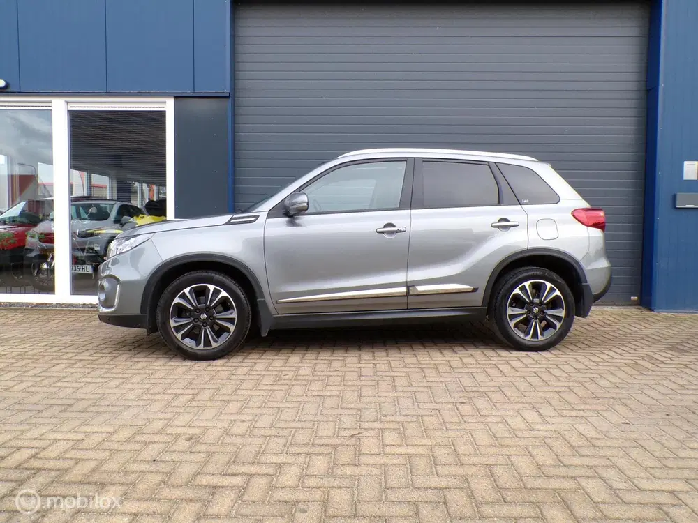 Suzuki Vitara 1.0 Boosterjet Stijl uit 2020, foto 2