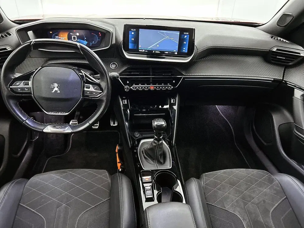 Peugeot 2008 1.2 130pk GT Pack Automaat uit 2021, foto 11
