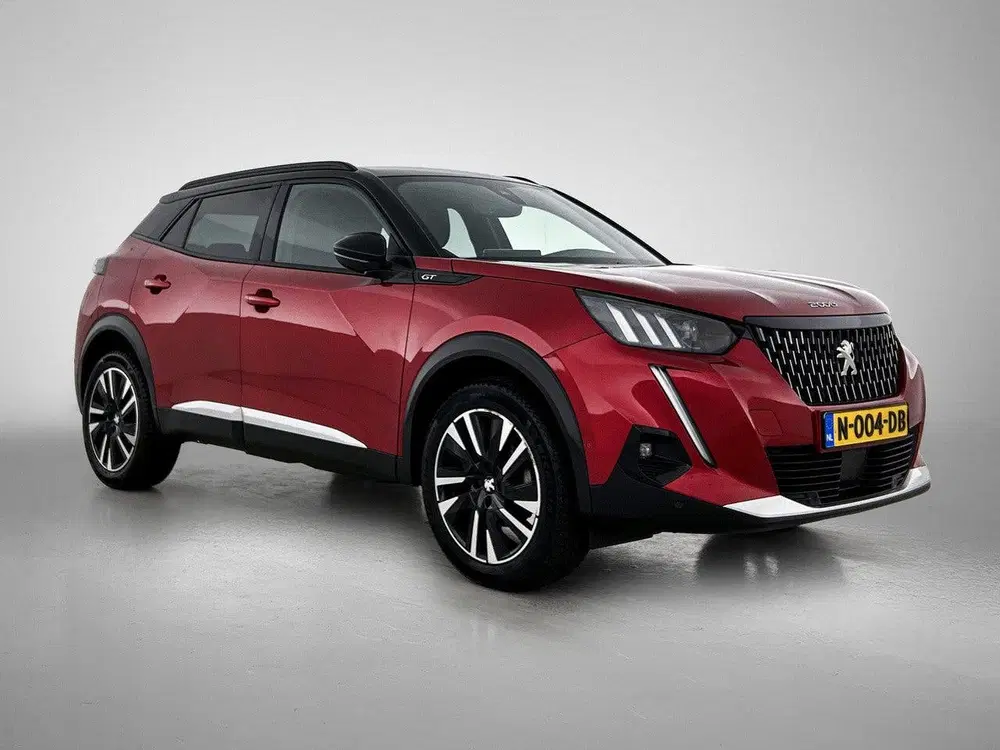 Peugeot 2008 1.2 130pk GT Pack Automaat uit 2021, foto 2
