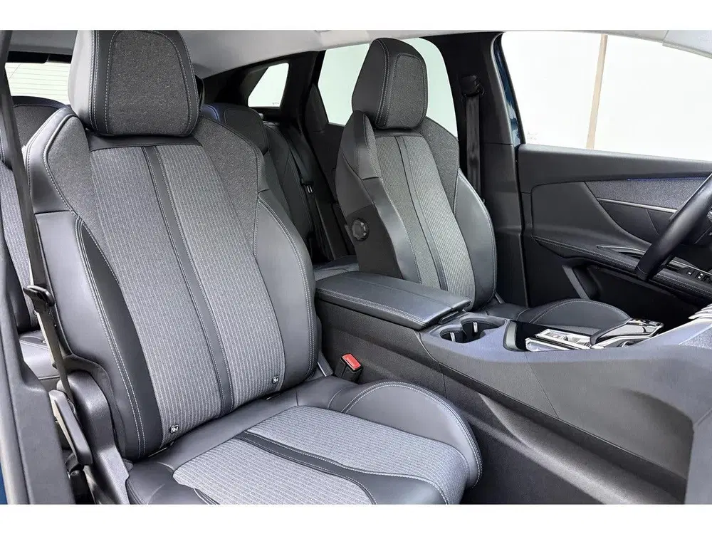 Peugeot 3008 1.6 HYbrid 225 Allure Pack Business uit 2022, foto 14