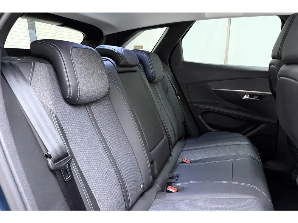Peugeot 3008 1.6 HYbrid 225 Allure Pack Business uit 2022, foto 15