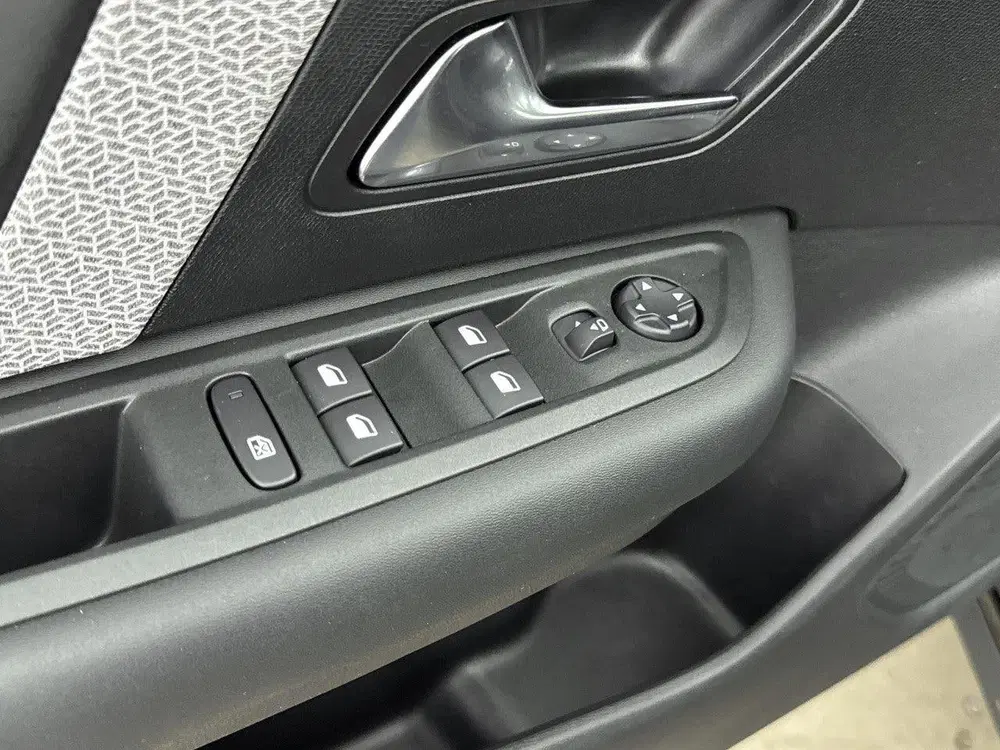 Citroën C4 145pk Hybrid Business uit 2025, foto 15