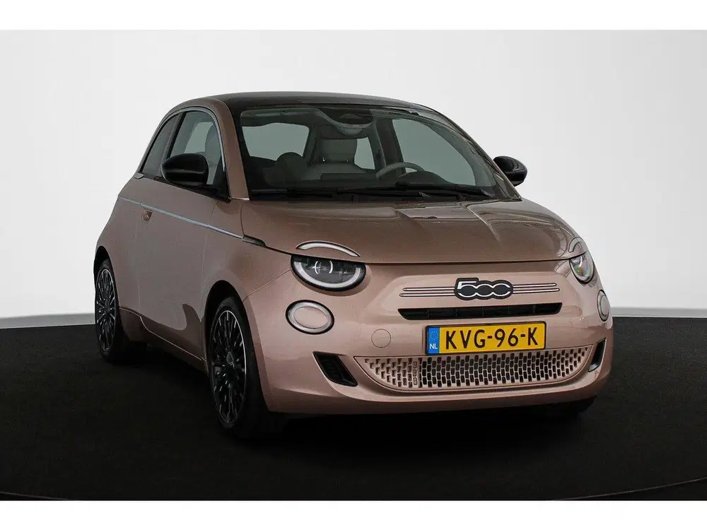 Fiat 500 1.0 Hybrid La Prima Panoramadak Stoelverwa uit 2026, foto 2