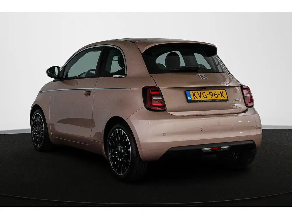 Fiat 500 1.0 Hybrid La Prima Panoramadak Stoelverwa uit 2026, foto 4